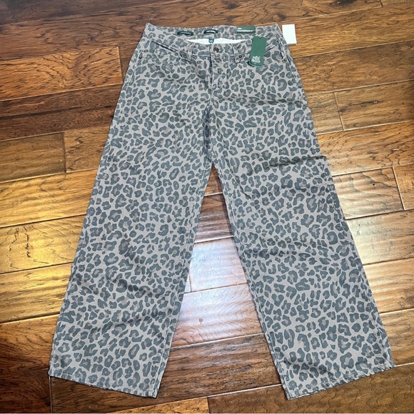 NWT Wild Fable Leopard Print Low Rise Baggy Jeans Size 8 31" Inseam - Picture 4 of 10